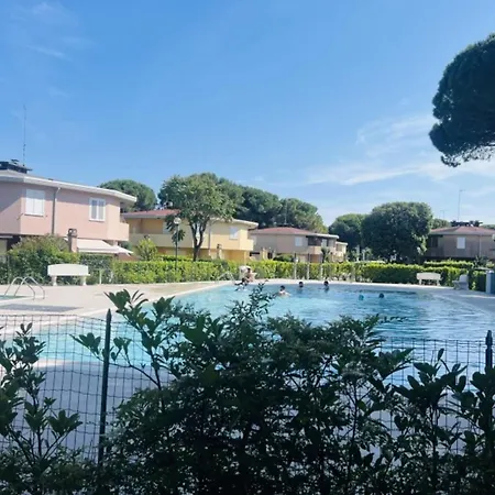 With Garden And Swimming Pool Access * ビビオーネ